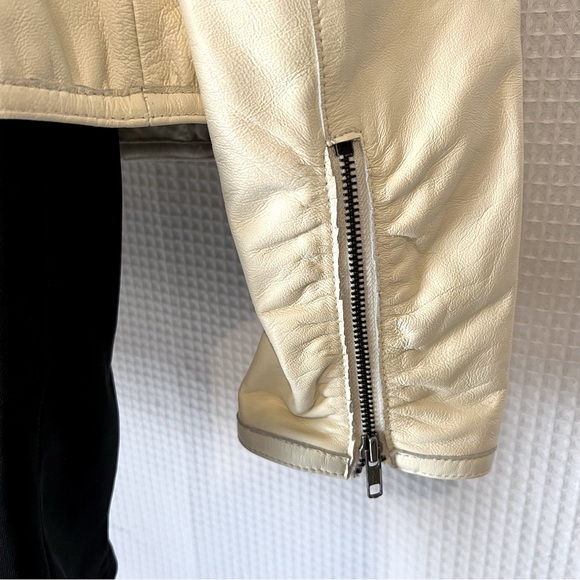 Black Rivet Women’s White leather jacket, size small , zipper - Picture 5 of 8